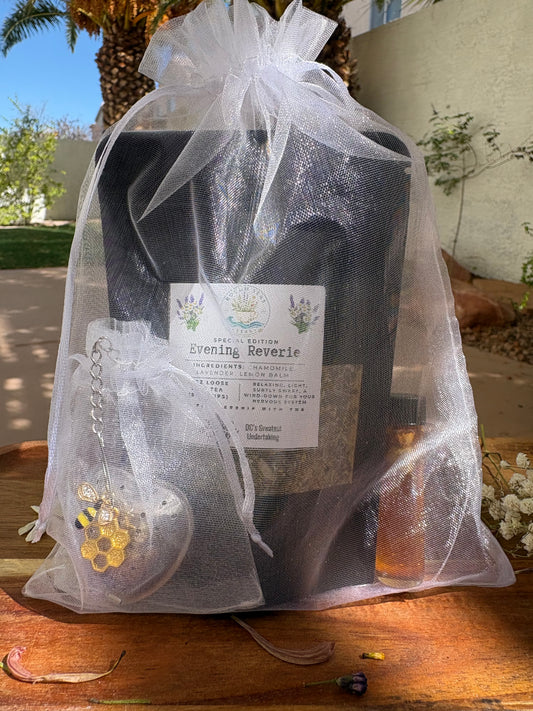 The Petite Botanical Tea Ritual Gift Bag